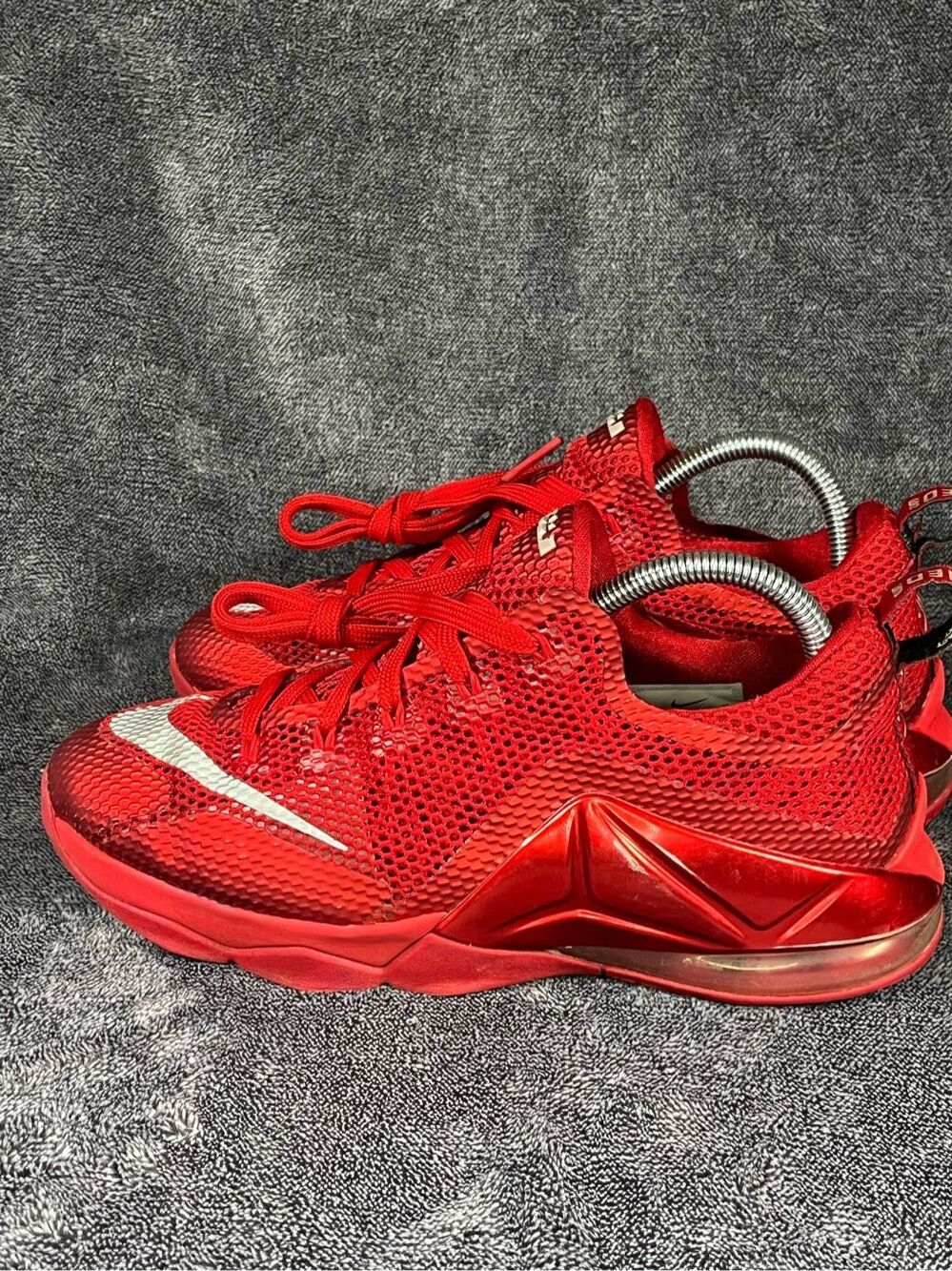 Nike LeBron 12 Shoe boy  Size 7Y/ women’s 8.5 Red Sneaker Basketball  University